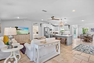 North End Chic - Anna Maria - 3