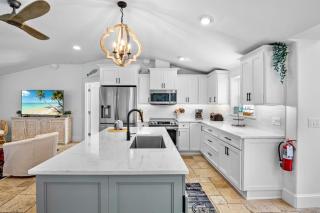 North End Chic - Anna Maria - 2