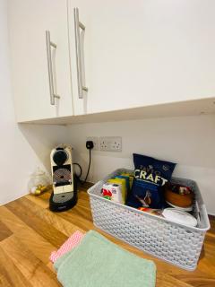 Robins Cottage - - 4