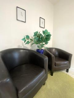 Robins Cottage - - 3