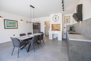Jacuzzi House Mia - Gajana - 8