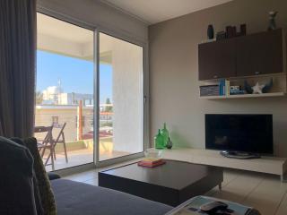 Central Lakatamia 2BR, Cozy Stay Near Nicosia Mall & Highway - - 8