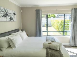 Bella Casa Luxury 2-Bedroom Apartment - 3