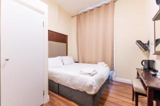 Astoria Hotel - 4