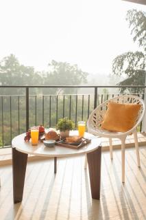 Quaint & Picturesque 2BHK Apartment by tisyastays - Candolim - 8
