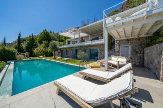 Stunning Sea View & Private Garden Villa in Bodrum - Bodrum - 3