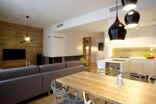 Stylish 2-BR apartment, 100 sqm ǀ AC, Free parking, Terrace with City Views - Koliba - 6