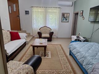 Sebastian Guesthouse - Gjirokastra - 6