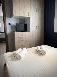 Joannas Airport Luxury Rooms - Artemida - 4
