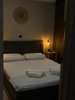 Joannas Airport Luxury Rooms - Artemida - 7
