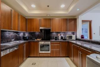 Stylish 2 bedroom apartment with Maid Room I Fairmont South Residence I Palm Jumeirah - Dubai - 1