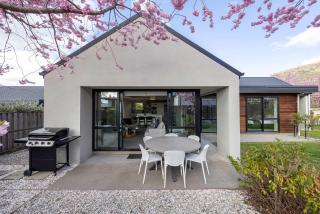 Mountain views in Meadowstone - Wanaka - 7