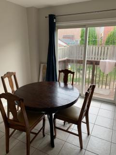 Upstairs Single Bedroom shared Kitchen & Bathroom - Brampton - 4