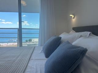 VELEBOS SUPERIOR APARTMENT - spacious luxury four-room apartment on 220 m2 - panoramic view of the sea and islands - prestigious location by the sea to the new city center of Žnjan - top amenities - free garage parking space- BURALUX properties - 8