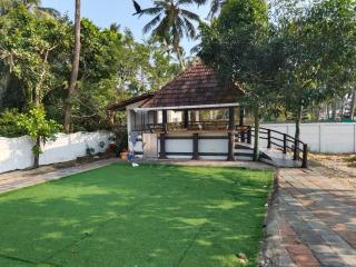 2 Bedroom Private Beach Home Stay - Irimbranallūr - 9