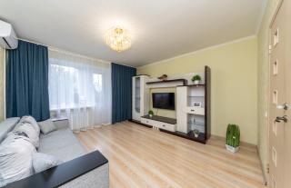 2 rooms apartment near metro Teremky - Kiev - 8
