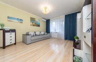 2 rooms apartment near metro Teremky - Kiev - 9