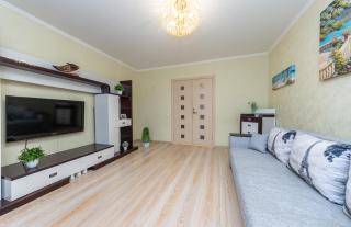2 rooms apartment near metro Teremky - Kiev - 5