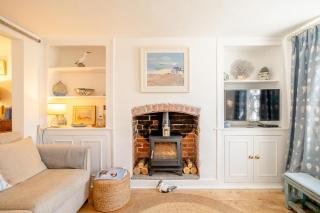 Seahorse Cottage, Aldeburgh - sleeps 4 - Adult only property - Managed by Aldeburgh Coastal Cottages - 5