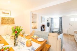 Seahorse Cottage, Aldeburgh - sleeps 4 - Adult only property - Managed by Aldeburgh Coastal Cottages - 2