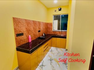 J P Home Stay - Guwahati - 4