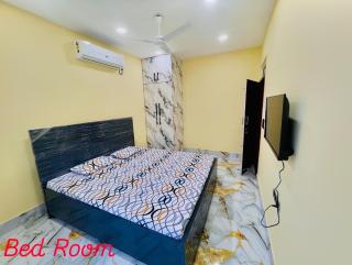 J P Home Stay - Guwahati - 5