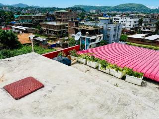 J P Home Stay - Guwahati - 9