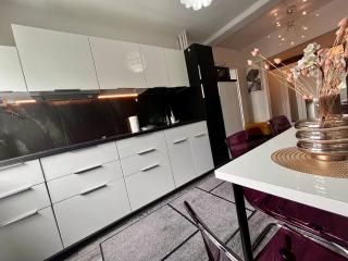 FLH Liberty Home - 2 Queen Beds, Balcony & Free Parking - 3