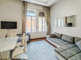 Amora Homes Basilica view Imperial Suite -SAS street -NEED RESERVATION FOR FREE PARKING - Budapest - 5