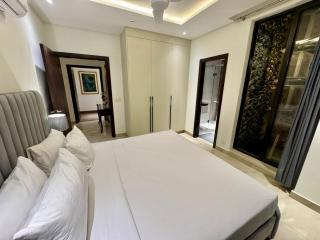Aurum Heights Gateway Prestige Luxury Apartments - Gulberg Lahore - Lahore - 5