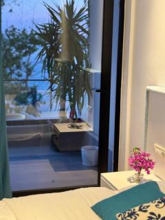 comfort rooms - 2
