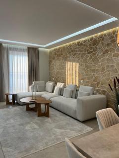 LuxiStay by Desi - Polisi i Vogël - 3