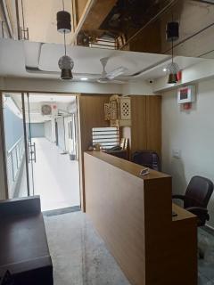 The Gravity Hotel - Jetalpur - 2