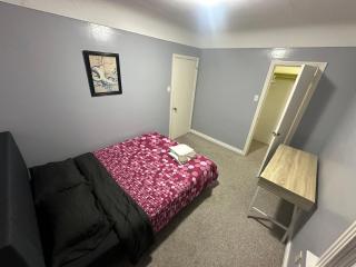 Artistic Apartment Near Downtown - Victoria - 5