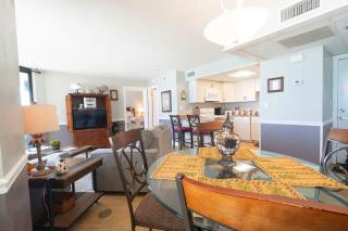 Sunbird Resort 11th Floor Free Beach Chairs - by Sunbird Rentals - 5