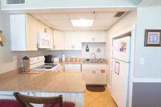 Sunbird Resort 11th Floor Free Beach Chairs - by Sunbird Rentals - Panama City Beach - 2