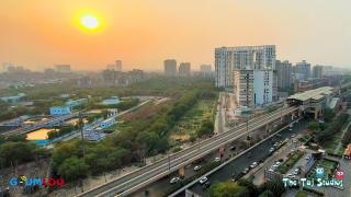 Best Luxuries Stay in Noida #Metro Station #Club #Party #Cafe Spectrum metro - Noida - 2