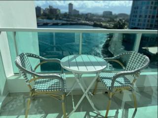 Lagoon View Studio | Balcony, Pool & Hot Tub - San Juan - 7