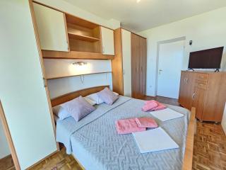 LEO ROOM 1 NV - Room for 2 persons with bathroom and balcony (no kitchen) - Novi Vinodolski - 6