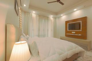 Tranquil 2BR Oasis with Balcony & Bathtub - Gurgaon - 3