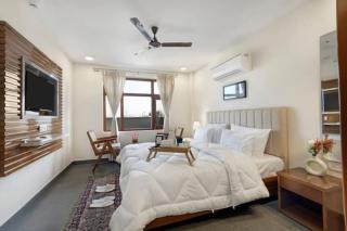 Penthouse With Jacuzzi Garden & Extra Room Pets OK - Gurgaon - 9
