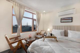 Penthouse With Jacuzzi Garden & Extra Room Pets OK - Gurgaon - 5
