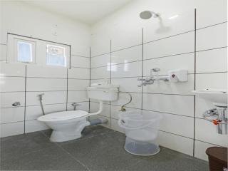 Penthouse With Jacuzzi Garden & Extra Room Pets OK - Gurgaon - 3