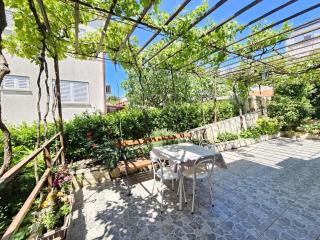 LEO ROOM 2 NV - Room for 2-3 persons with bathroom, balcony (no kitchen) - Novi Vinodolski - 3