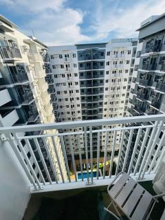 Chic & Cozy Studio with Balcony in Iloilo - 4