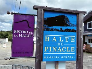 Cozy Stay with Balcony, BBQ & Trails, Near Lake Lyster - Coaticook - 7