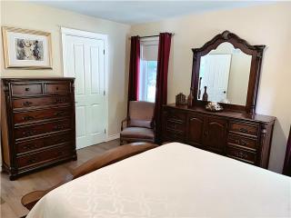 Cozy Stay with Balcony, BBQ & Trails, Near Lake Lyster - Coaticook - 2