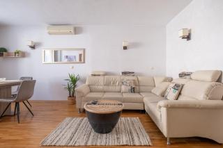 Spacious 1 bedroom apartment in a lively center - 5