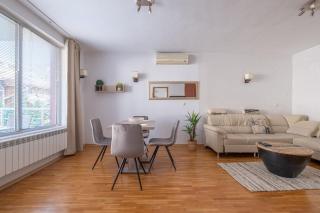 Spacious 1 bedroom apartment in a lively center - Sofia - 3