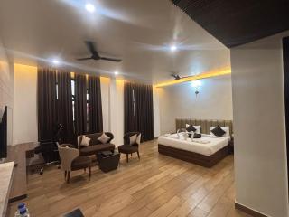 Hotel The Rivaaj - 1